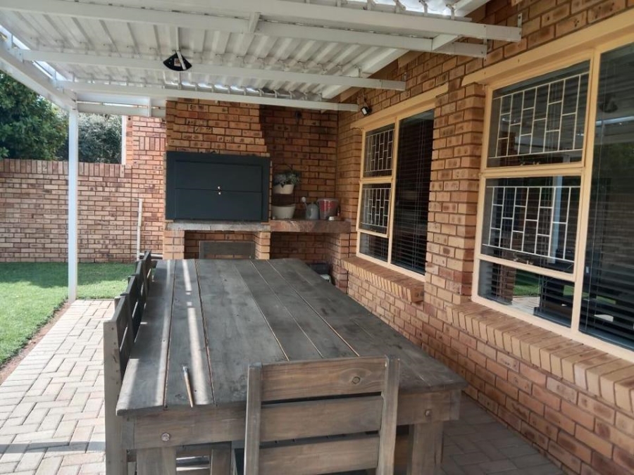 To Let 3 Bedroom Property for Rent in Langenhovenpark Free State